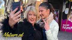 play Milf di 56 anni Amy e adolescente Francesca DiCaprio in Tinder Lesbian Encounter