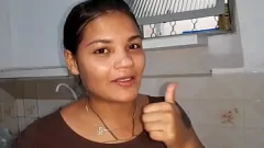 play الرجل الأسود وسيم يعطيها لامرأة سمراء في الحمام