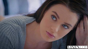 play Xxx filme surioara vine de la scoala si dupa face o partida de futai cu fratele