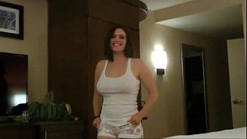 play أفلام XXX جديدة مع حيوانات النساء تبتسم عندما تفعل ذلك
