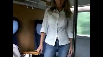 play Scopare un sesso maturo in treno
