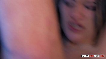 play Xnxxhd con una linda morena zorra