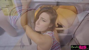 play Filme xnxx cu animale bruneta care esteste fututa pe jos fix in fund