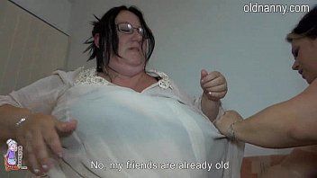 play Grasa se suge in pizdulice reciproc cu fundva ei lesbiana