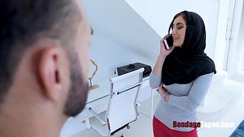 play The gorgeous Arab has sex perverted with an Italian in love with pussies
