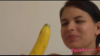 play Milf girl masturbates in a field
