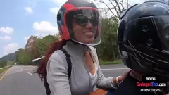 play Mamada en público y paseo de gran polla: pareja de adolescentes europeos asiáticos aficionados en acción Pov