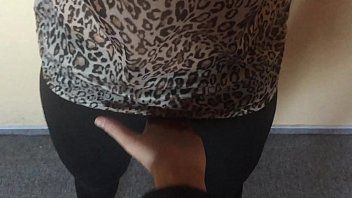 play Een normale vrouw op straat werd door een man gepenetreerd