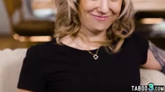 play Hardcore-Ritt: Die zierliche blonde Nicki Hunter wird für Unterricht von einem Monsterschwanz gebumst