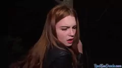 play Redhead Amateur mit großzügiger Spaltung bekommt freche Outdoor für Bargeld