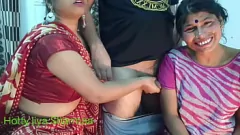 play Hot Indian Stepmom et belle-fille trio avec beau-fils - Family Family Desi Pleasage