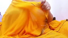 play Srilankan Tamil Milf mit natürlichen Titten bekommt Hardcore