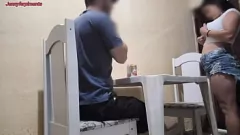 play Curvy Latina Jenniffer Pimenta in Public Sex Encounter bij Bar